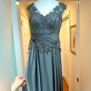 Jade Couture by Jasmine brand Silver/Gray Evening Gown